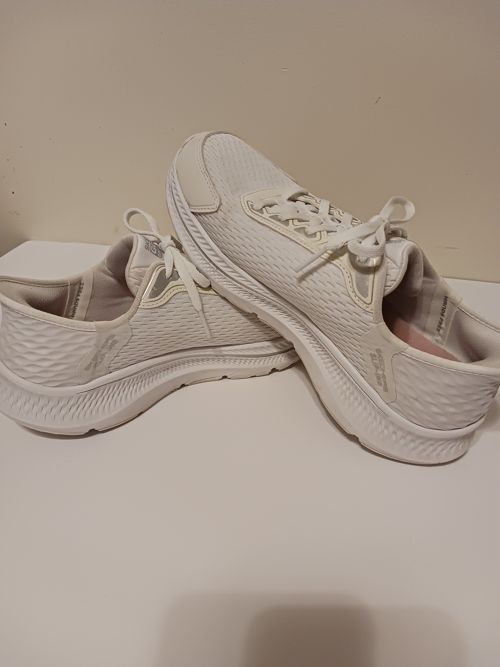 Skechers Slip-Ins GoRun White Women's Athletic Lace-Up Sneakers - Picture 8 of 10